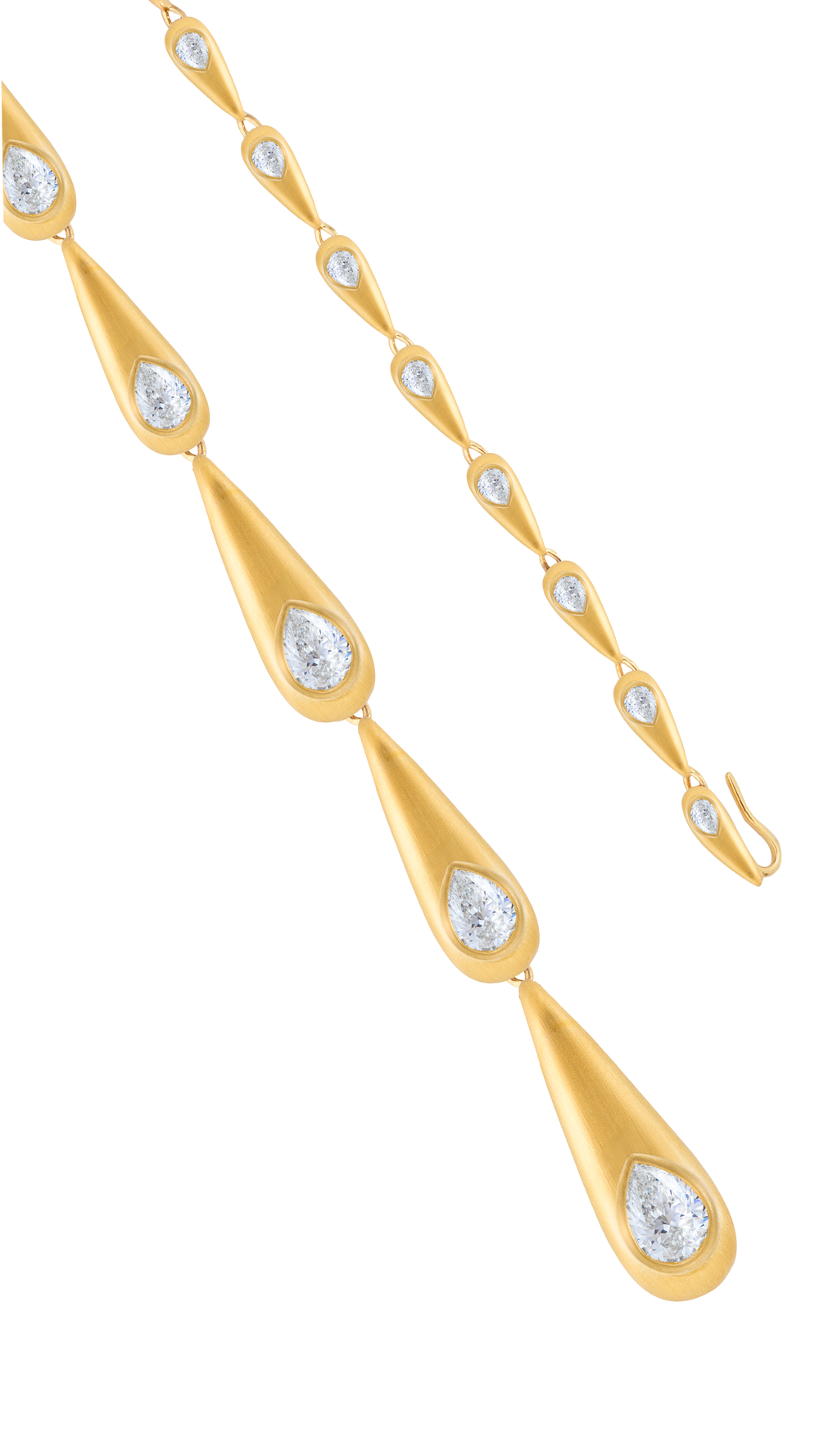 gold-diamond-ring-white-background-dubai.jpg