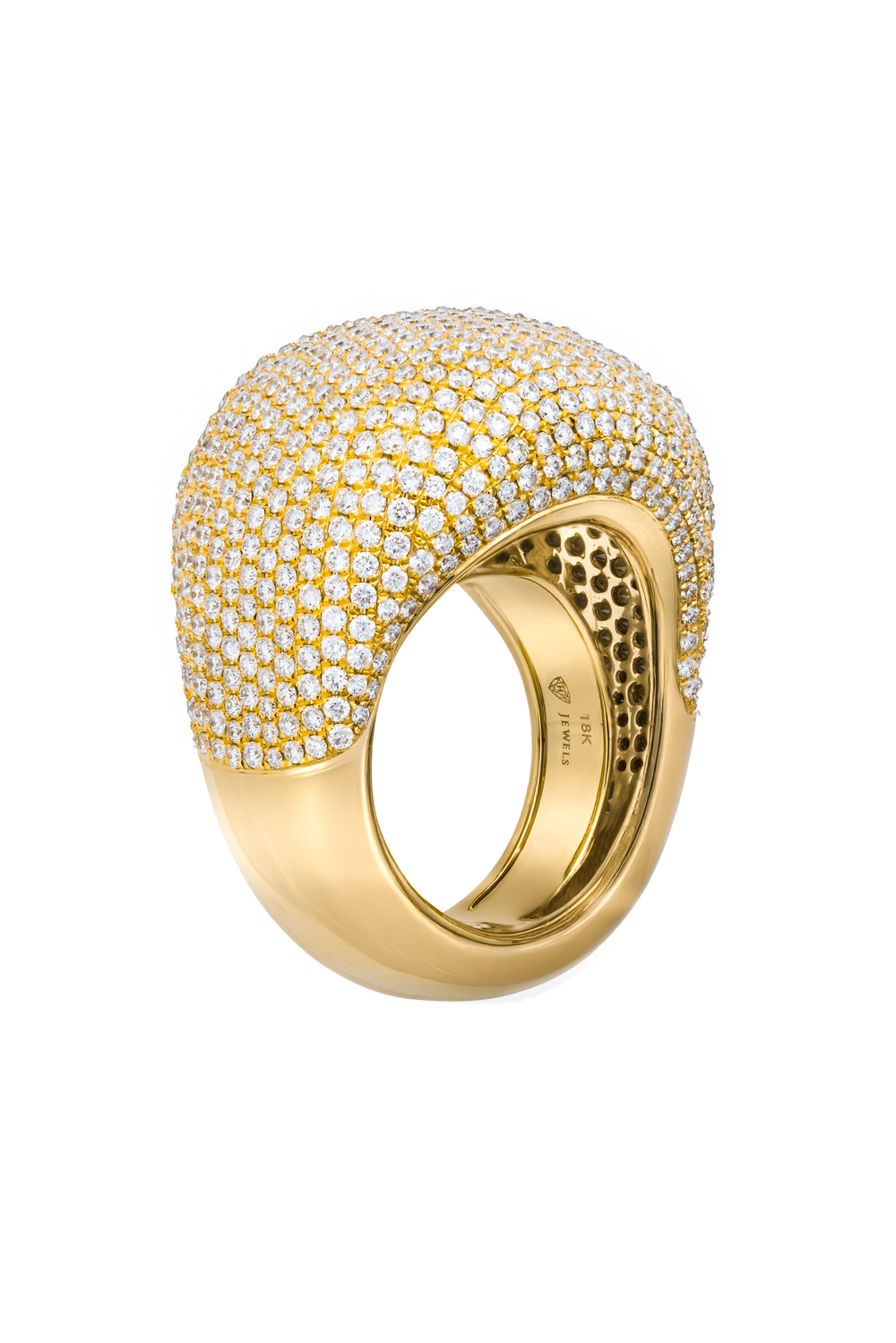 Gold ring on white background – diamond center stone – Dubai jewelry photography