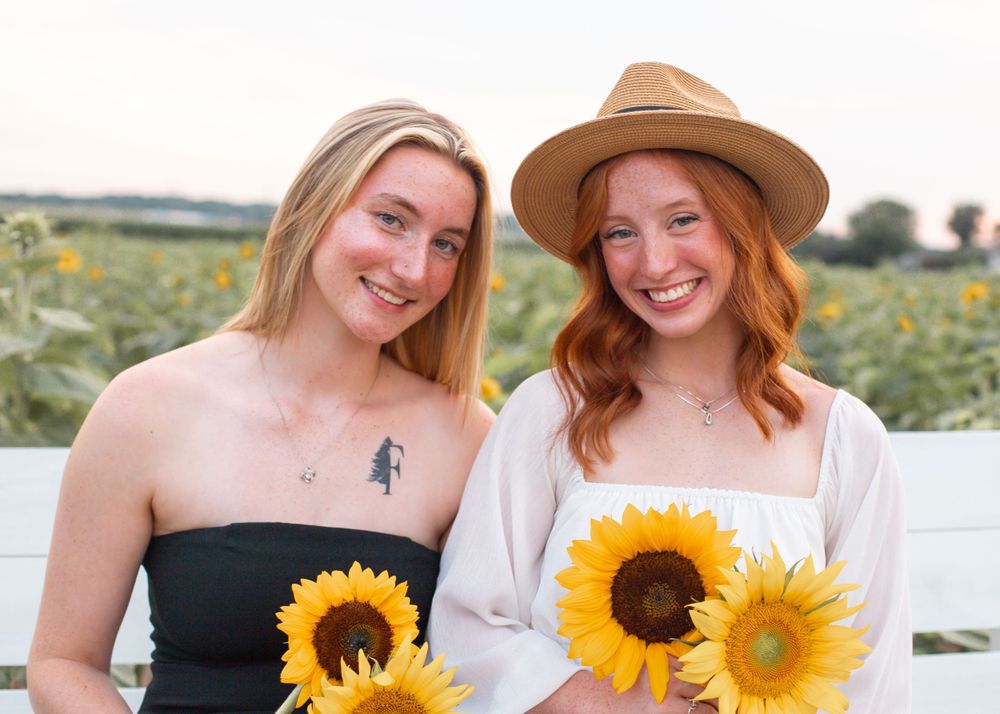 Professional Photography Janesville Wisconsin
Friends
Love
Friendship
Sunflowers
Natural Light