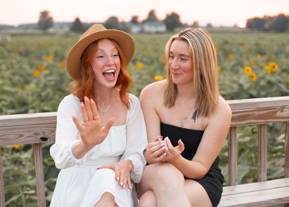 Professional Photography Janesville Wisconsin
Friends
Love
Friendship
Sunflowers
Natural Light