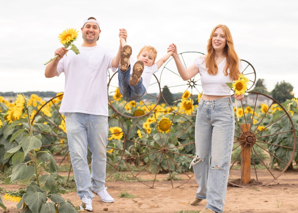 Professional Photography Janesville Wisconsin
Family
Love
Children
Sunflowers
Natural Light