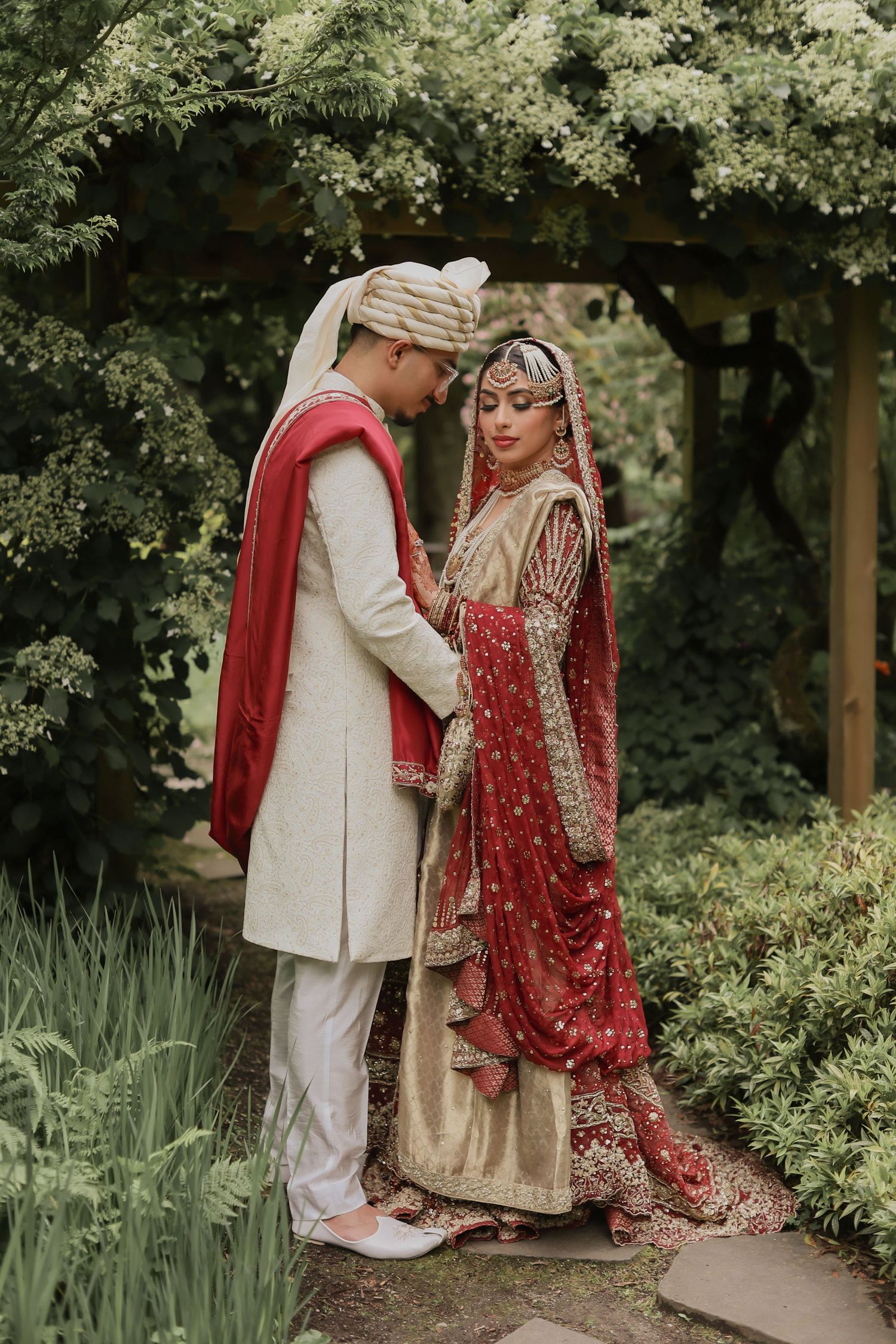 Pakistani couple at Sendall Gardens for their wedding day