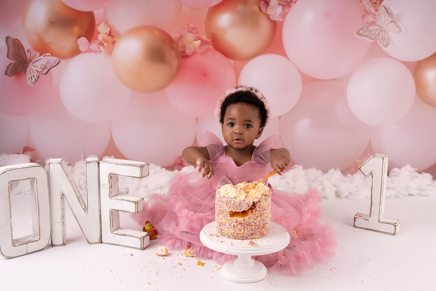 Fun cake smash messy session
