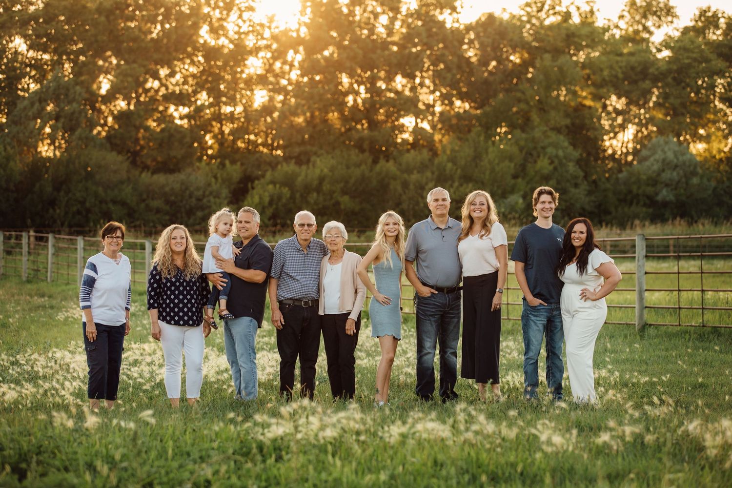 Rowan Tree Photography, extended family, multi-generational photographer, Sioux Falls, Madison, Brookings, Brandon, Flandreau, South Dakota.