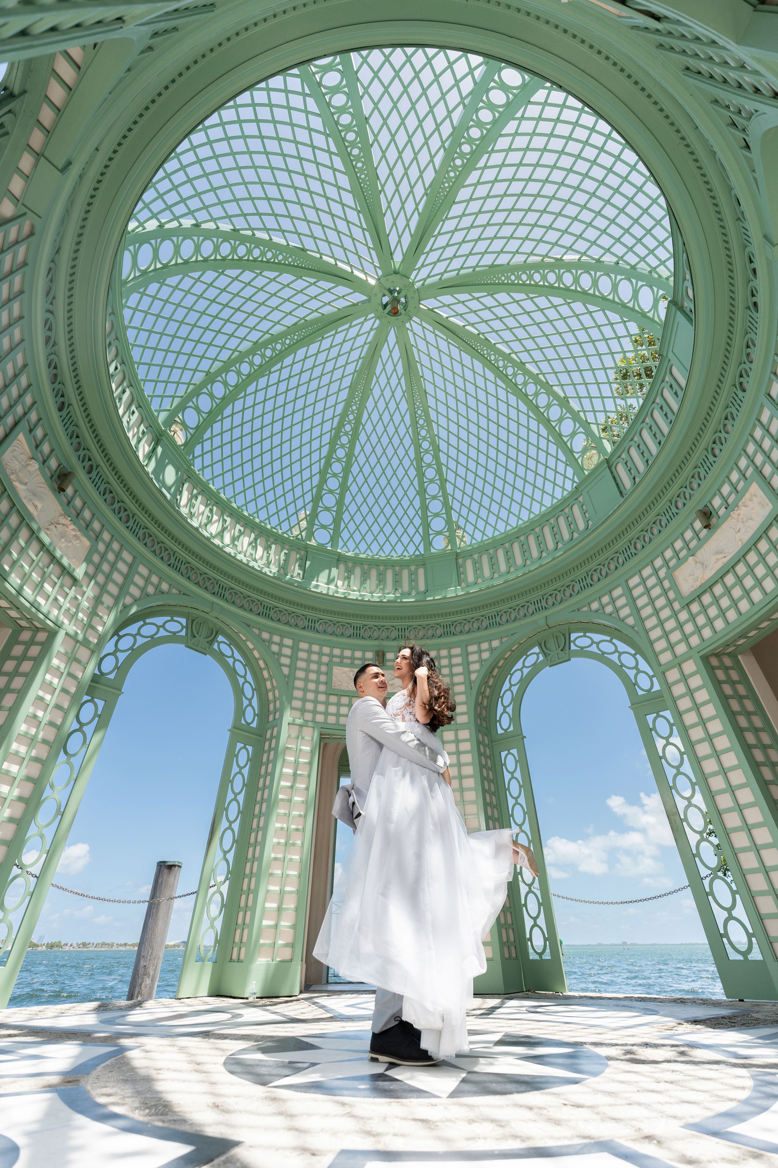 Wedding photoshoot at Vizcaya Museum