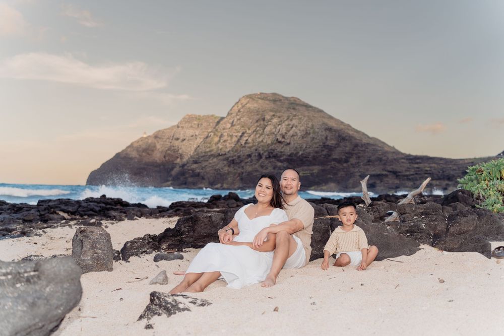 Family photographer 
Family photo session at the beach
Photographer Oahu Hawaii
Family photos at the beach
Family beach photoshoot Oahu