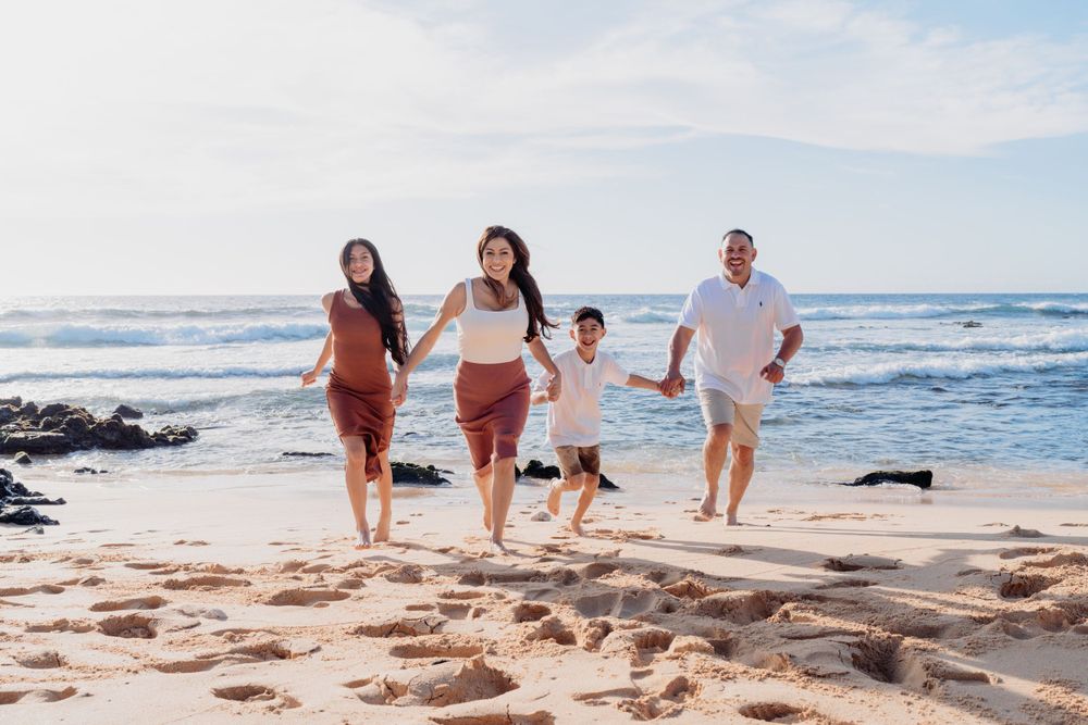 Hawaii family photography
Oahu family photographer
Oahu Hawaii photographer
Family beach photoshoot
Family photo session 
Hawaii photoshoot