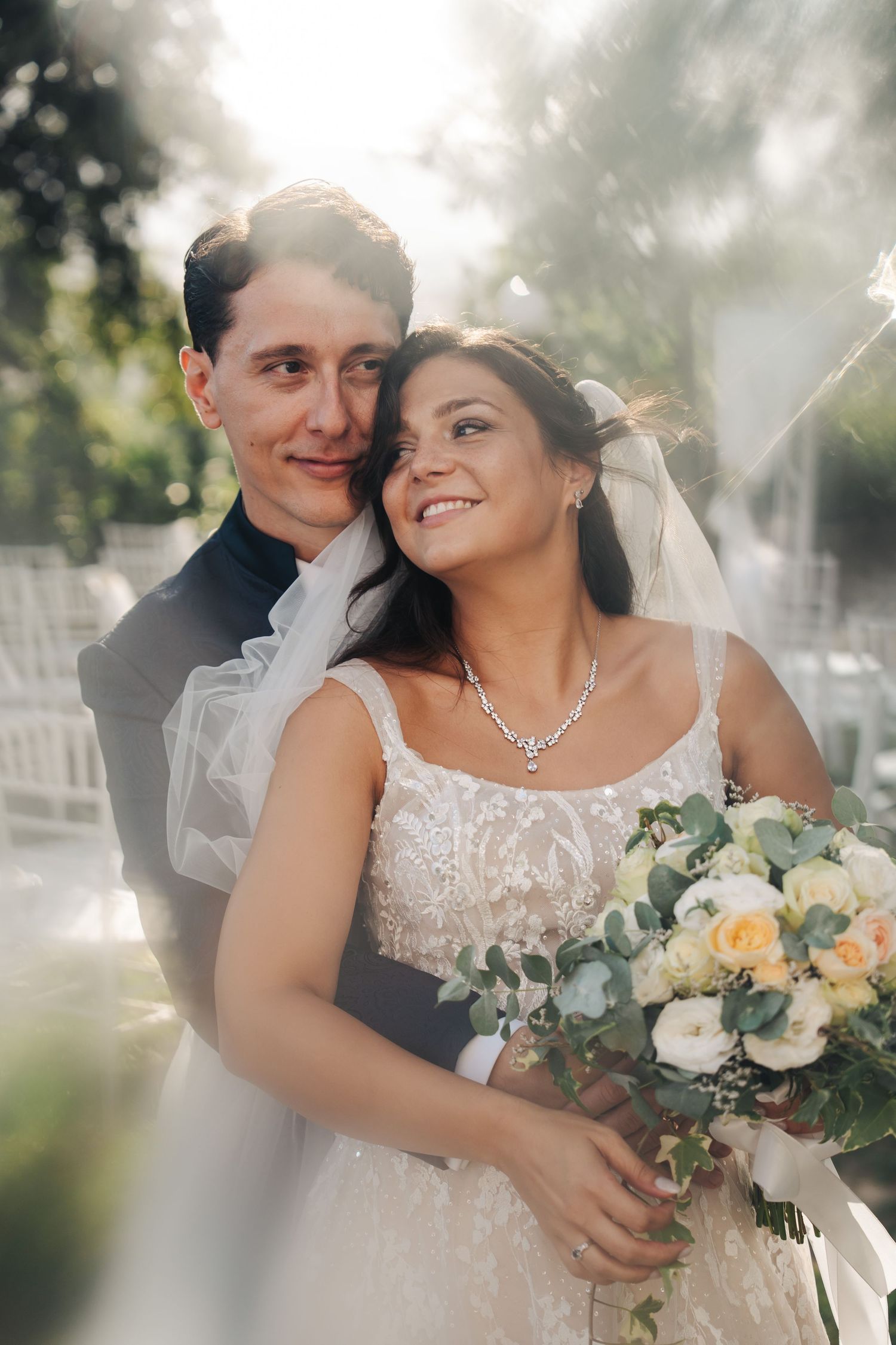 Foto di coppia di sposi matrimonio in stile fantasy a Castelnuovo Magra Cinque Terre