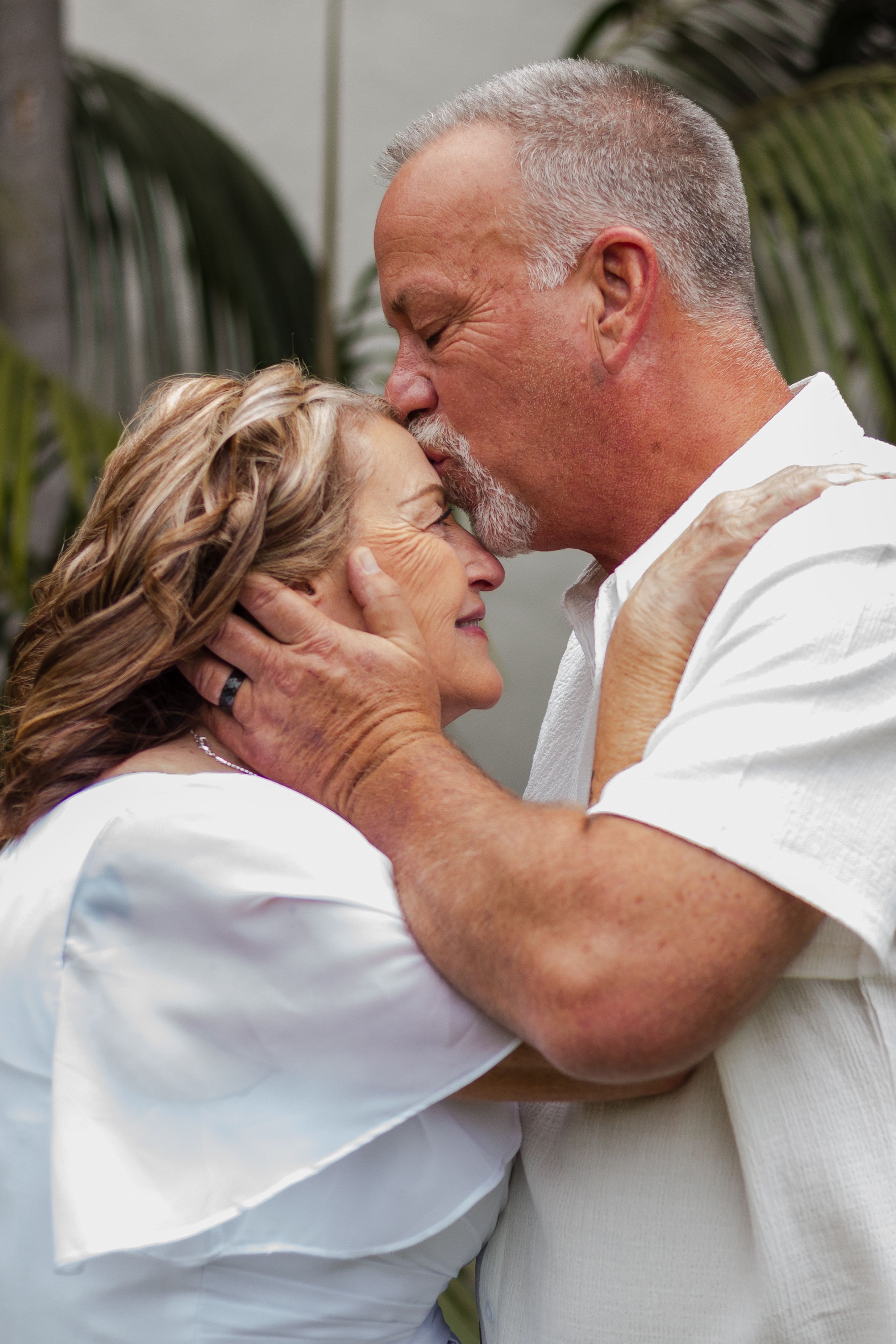 Elopement photographer santa barbara county, montecito. Beach wedding photographer santa barbara