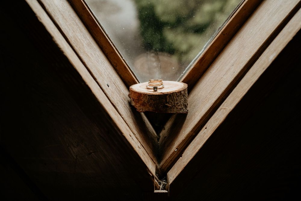Wood ring shot as couple elopes in Cle Elum WA