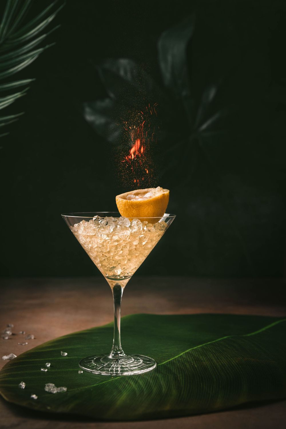 Cocktail enflammé photographié par Mélanie Rousselle, photographe boisson Ile de France