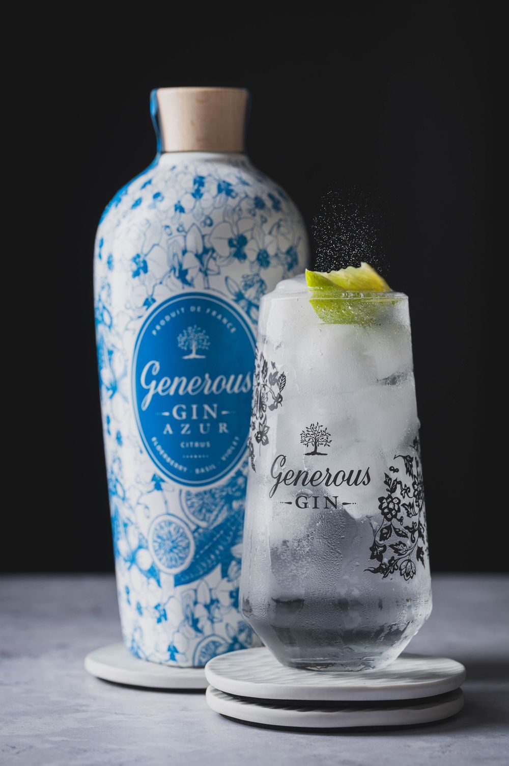 Generous gin Azur photographié par Mélanie Rousselle, photographe boisson Ile de France