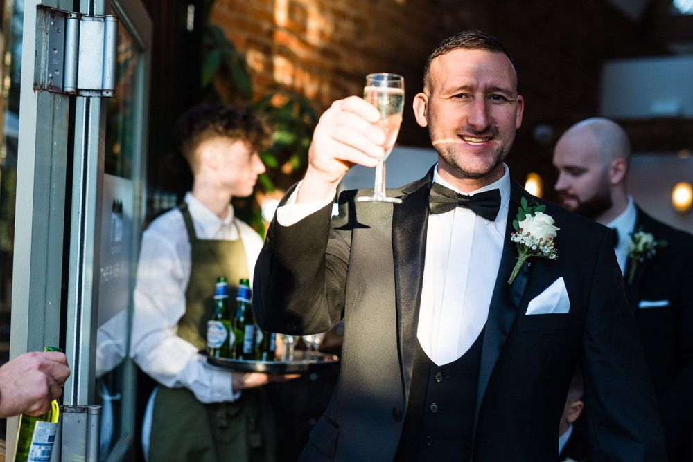 Natural wedding photography in Derby, Nottingham & the Peak District. Affordable packages.