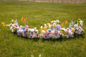Ground floral piece for spring wedding