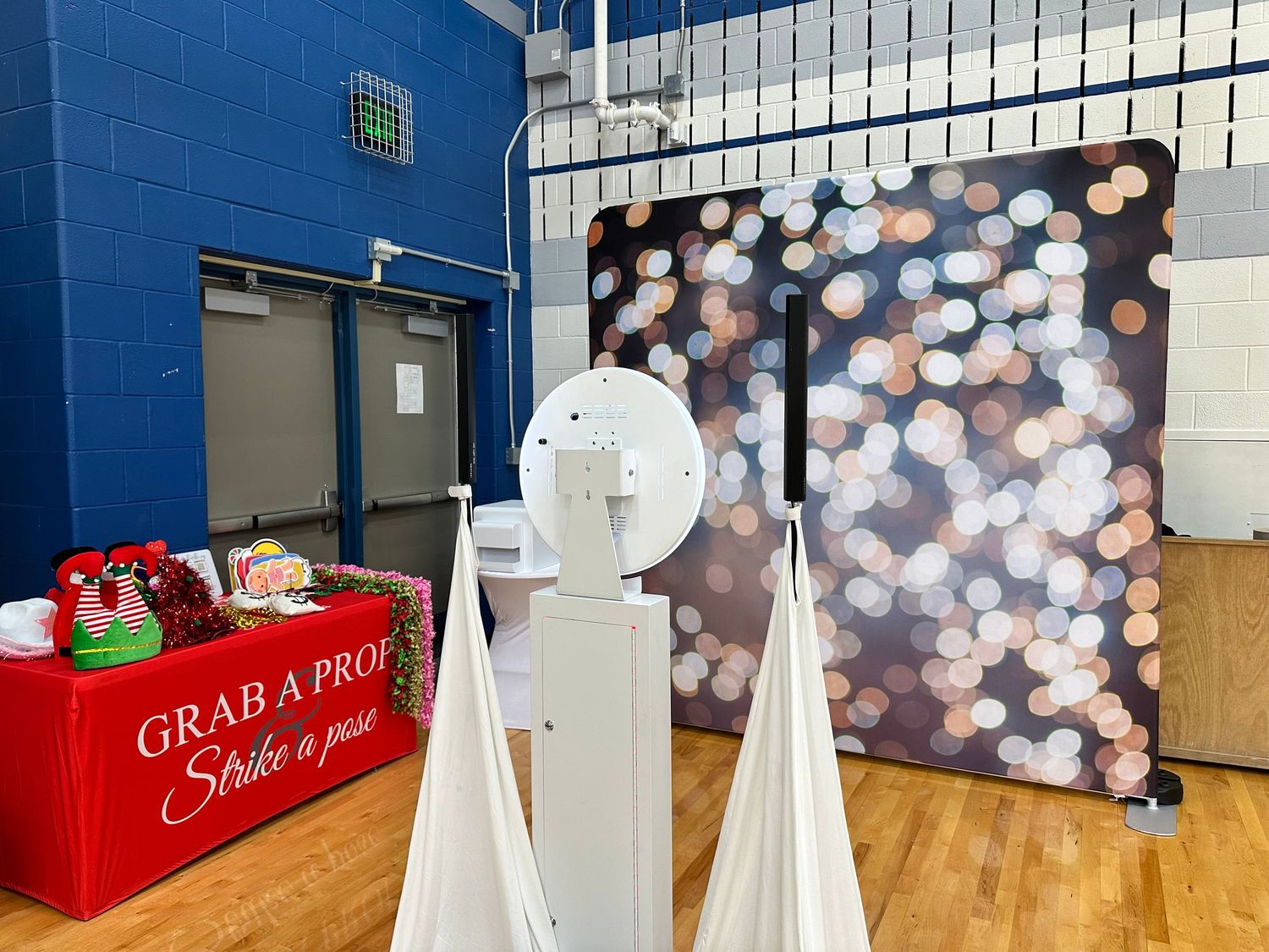 Selfie Photo Booth 
Holiday Photo Booth
Christmas Photo Booth
Photo Booth props
Photo Booth Rental