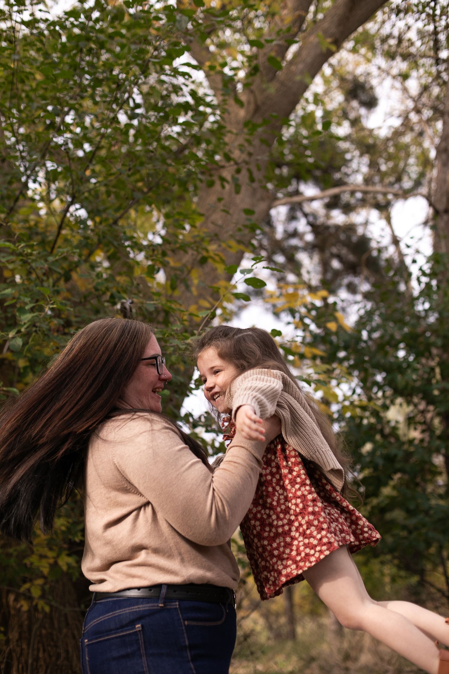 Calendar showing fall and winter mini photography session dates for September through December 2025 with pricing details.