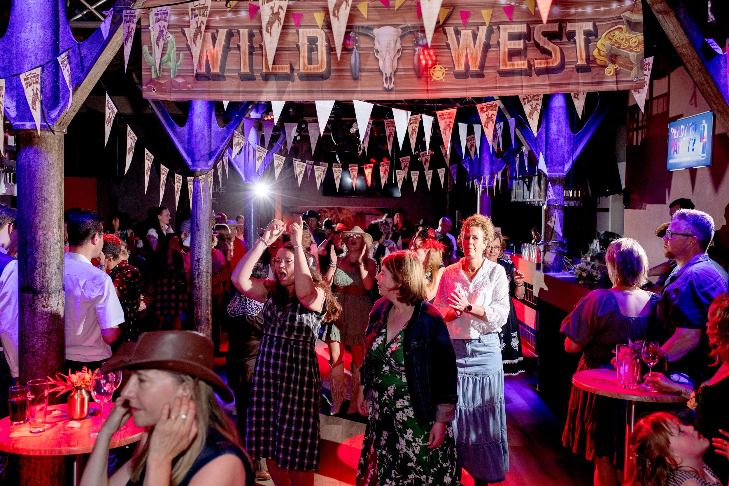 Feestavond  bij Batavia in Wormer