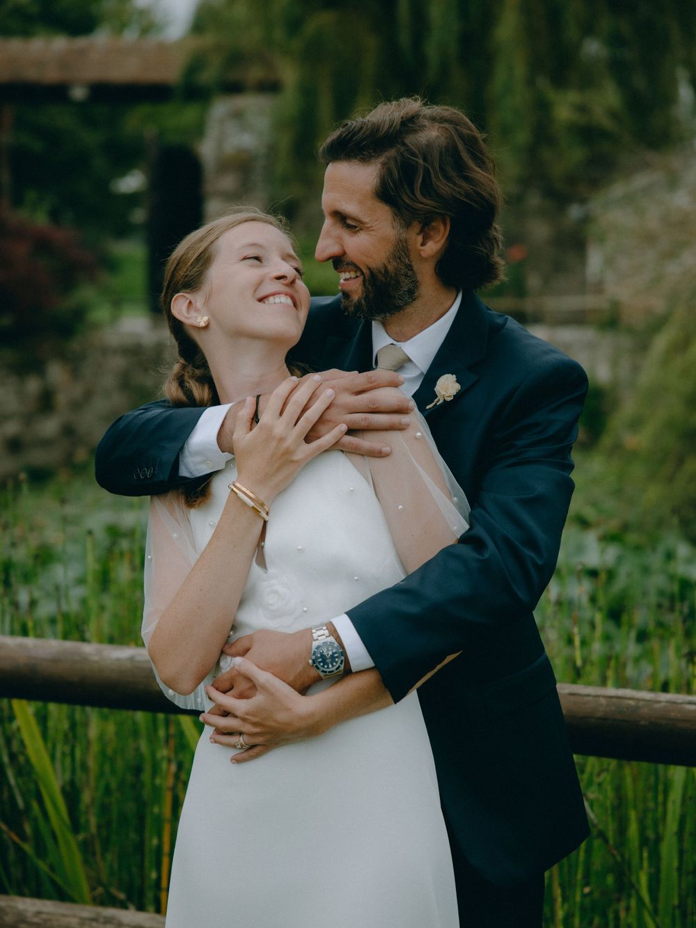 Découvrez le mariage de Marianne et Douglas aux Hauts de Pardaillan à Épernon, France, immortalisé par Julie Fox, photographe de mariage