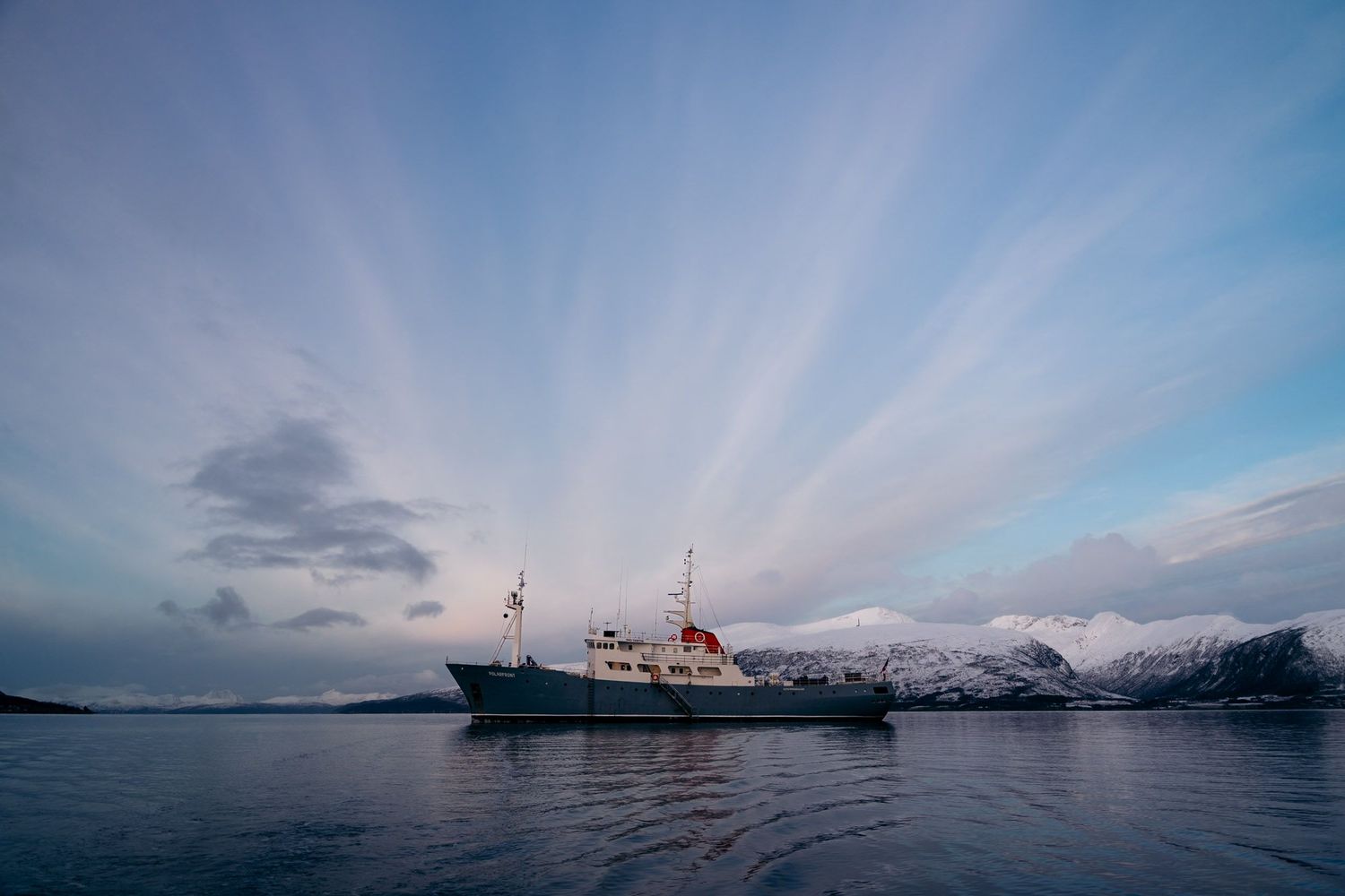 polarfront au milieu du fjord