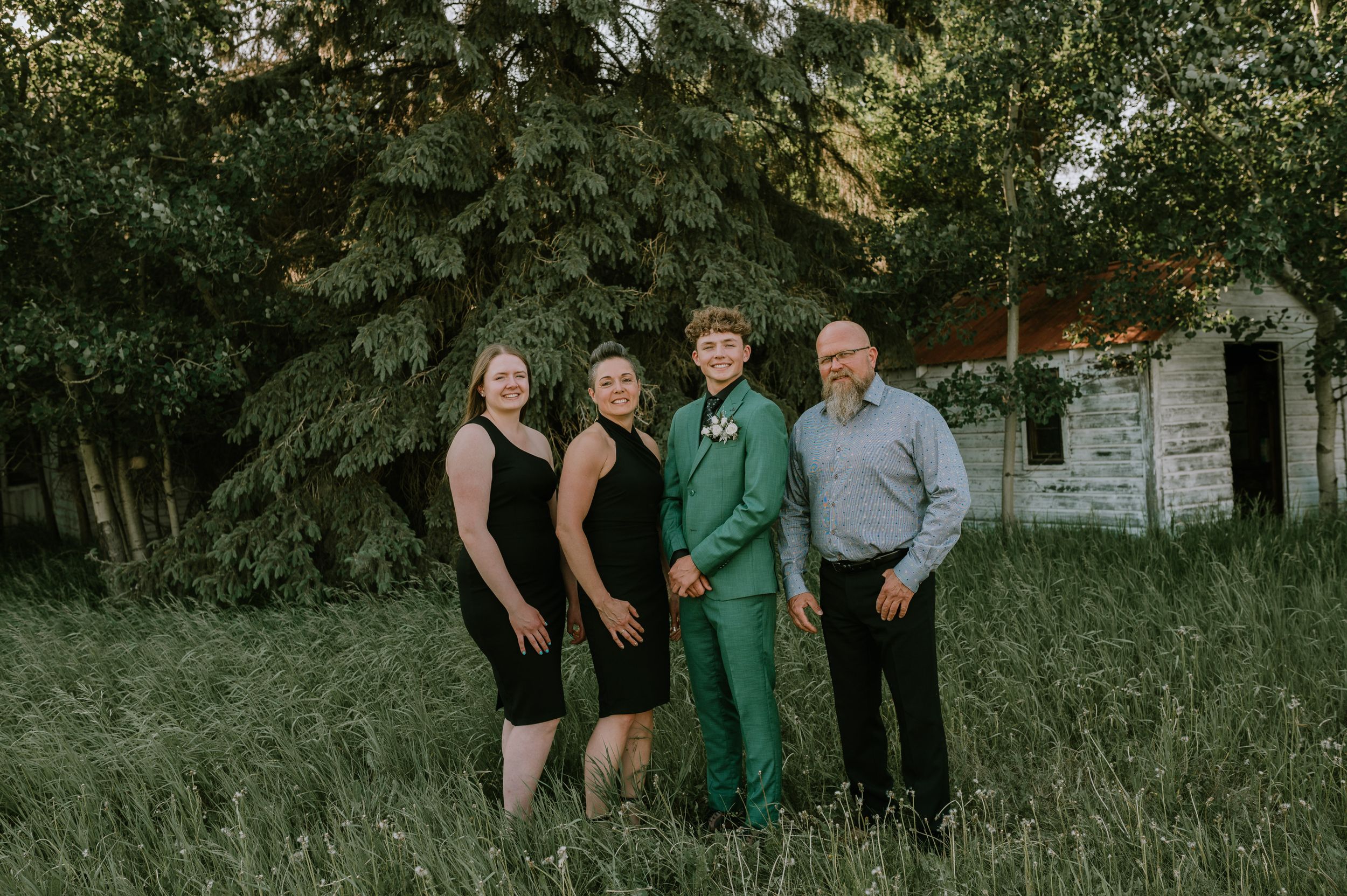 Graduation Gallery of pictures taken by Dawn Kroening Photography located in Ponoka Alberta