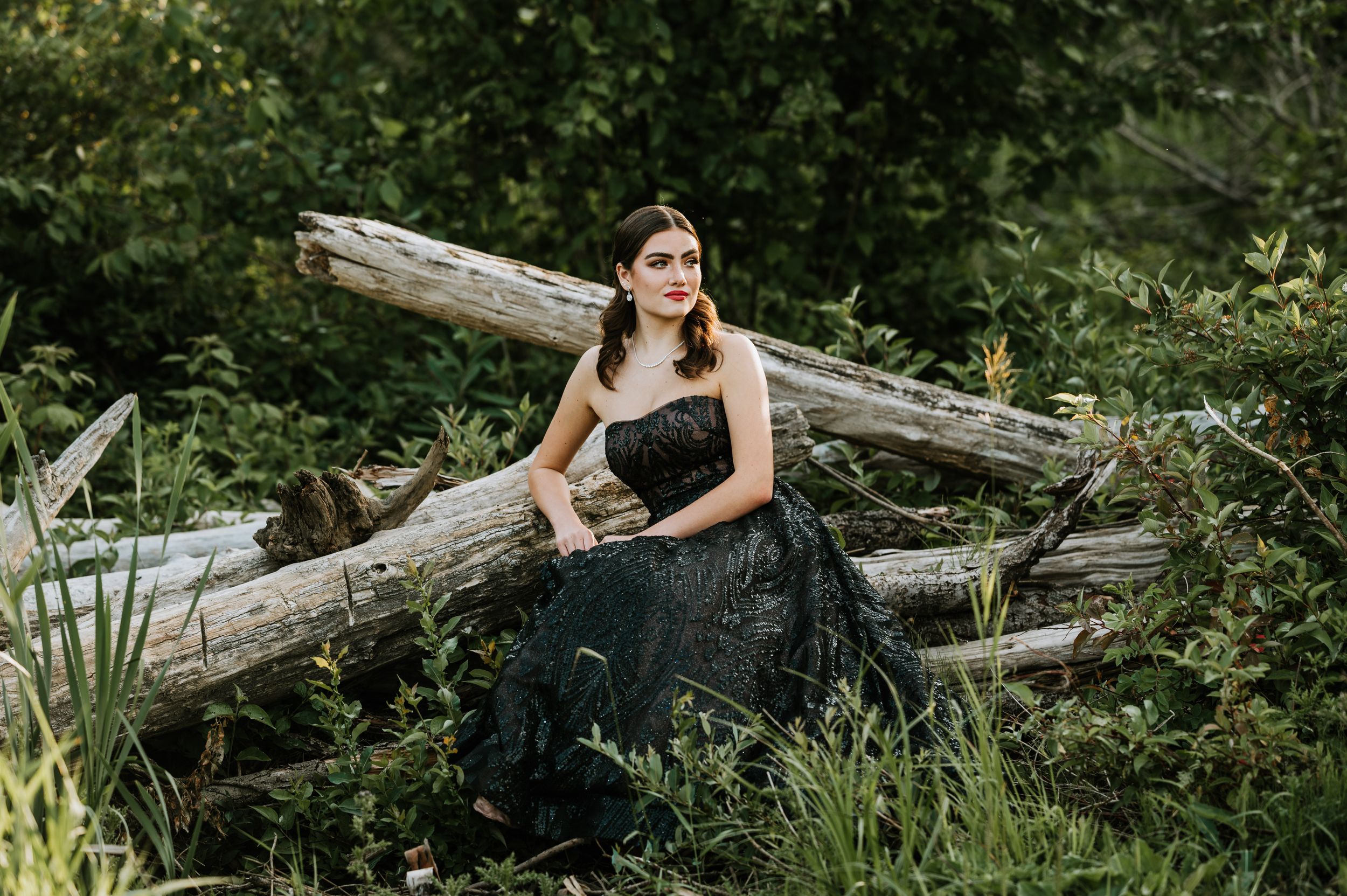 Graduation Gallery of pictures taken by Dawn Kroening Photography located in Ponoka Alberta