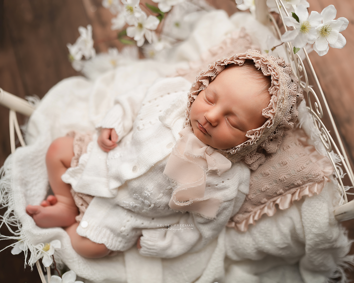 Newborn photography studio located in between Atlanta, Georgia and Birmingham, Alabama with full service photo studio.