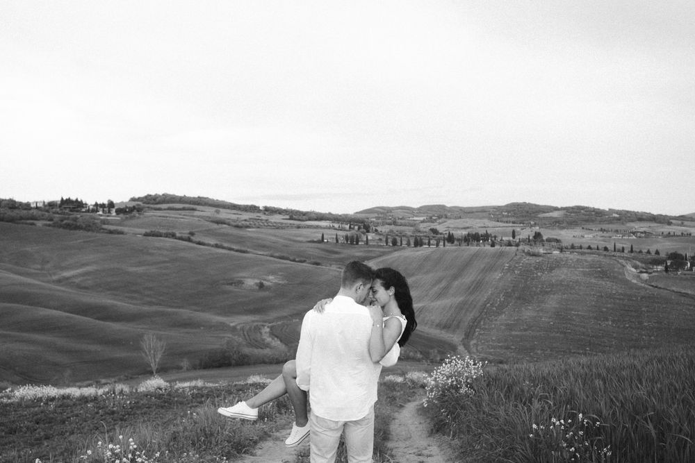 Sessione fotografica di coppia in esterna realizzata da fotografo professionista