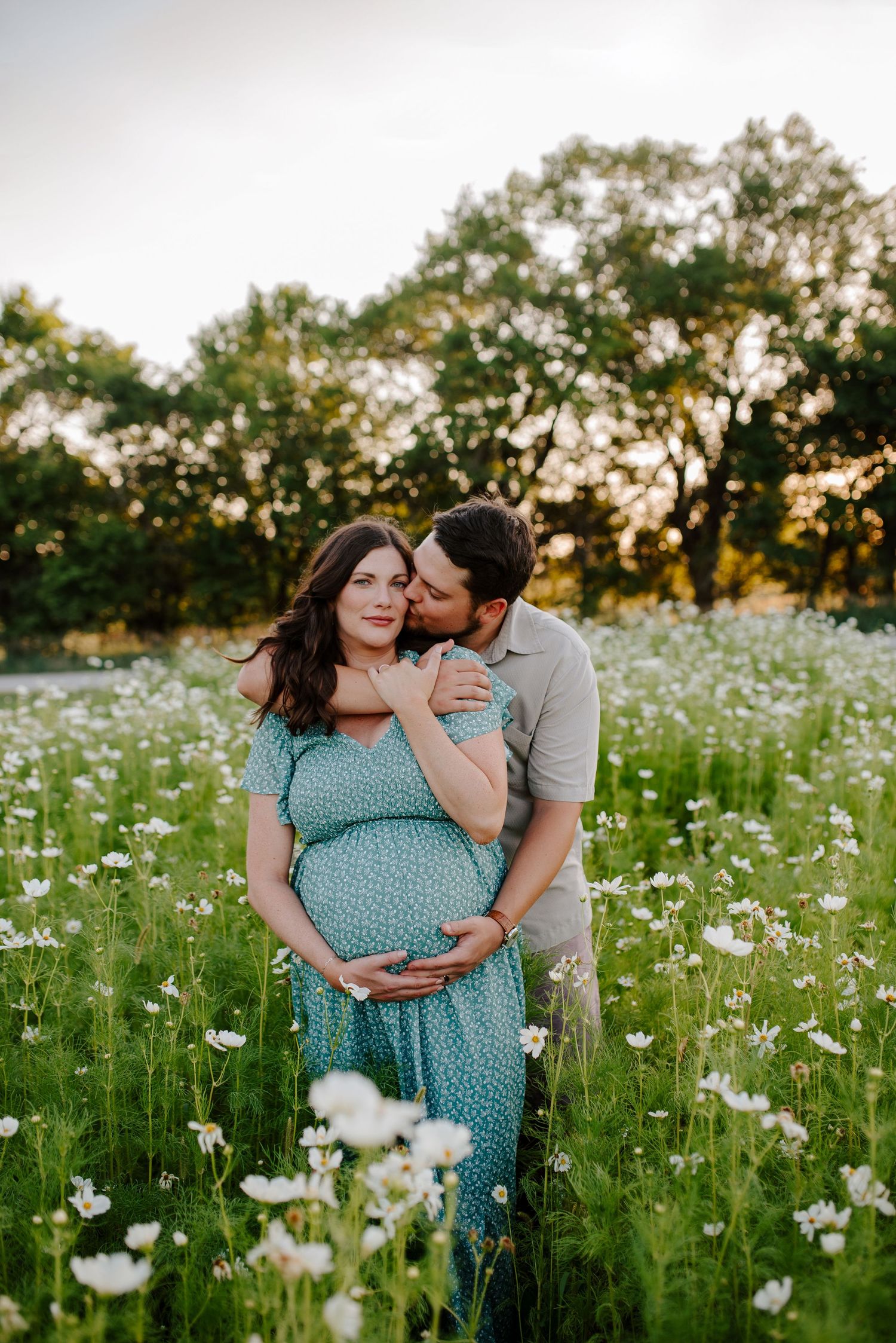 Bramble's edge Flower field maternity session in Wichita Kansas by Jessica Nadine Photography