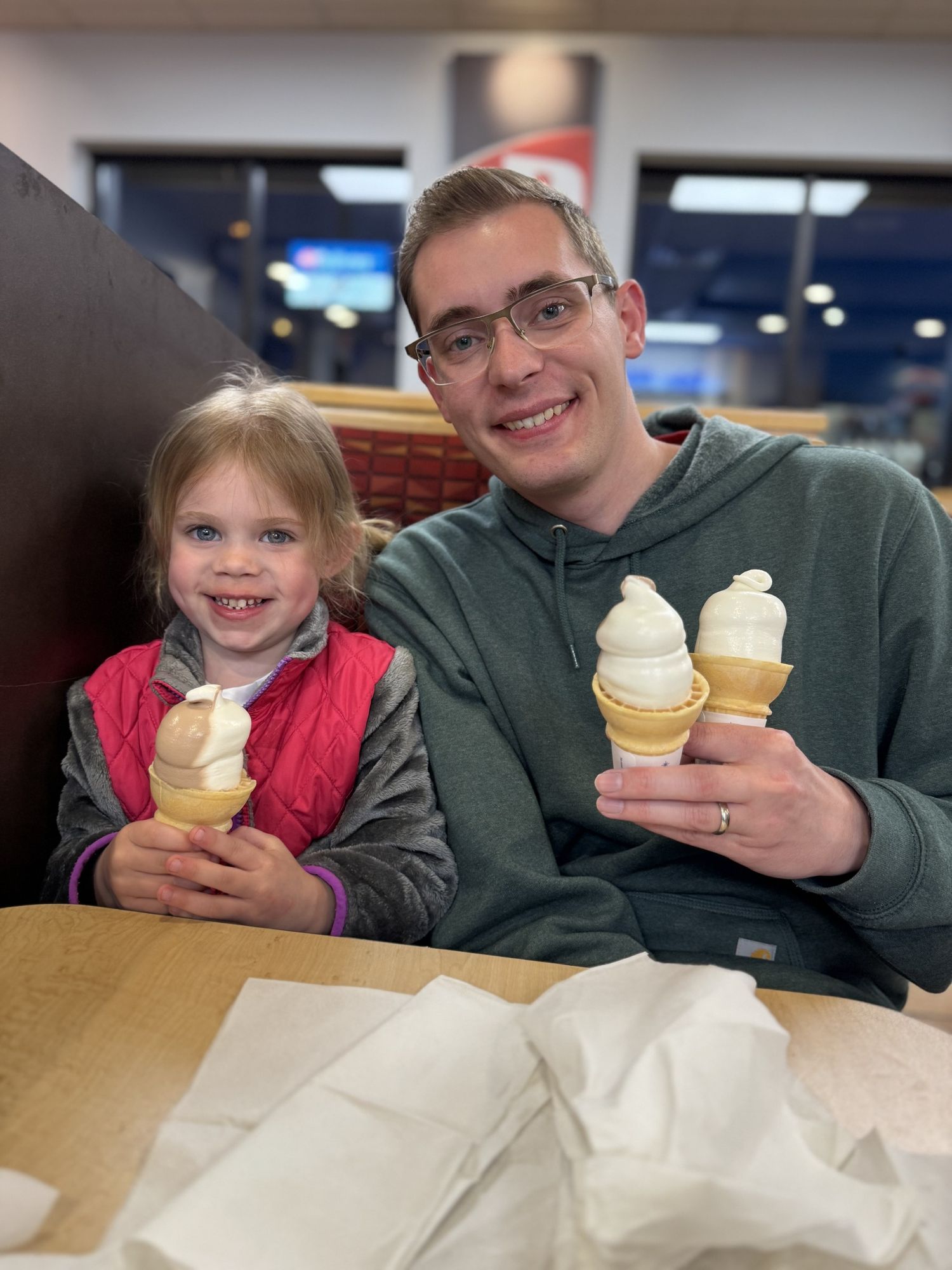 Springfield, IL photographer captures family sessions and shares insight to her life.