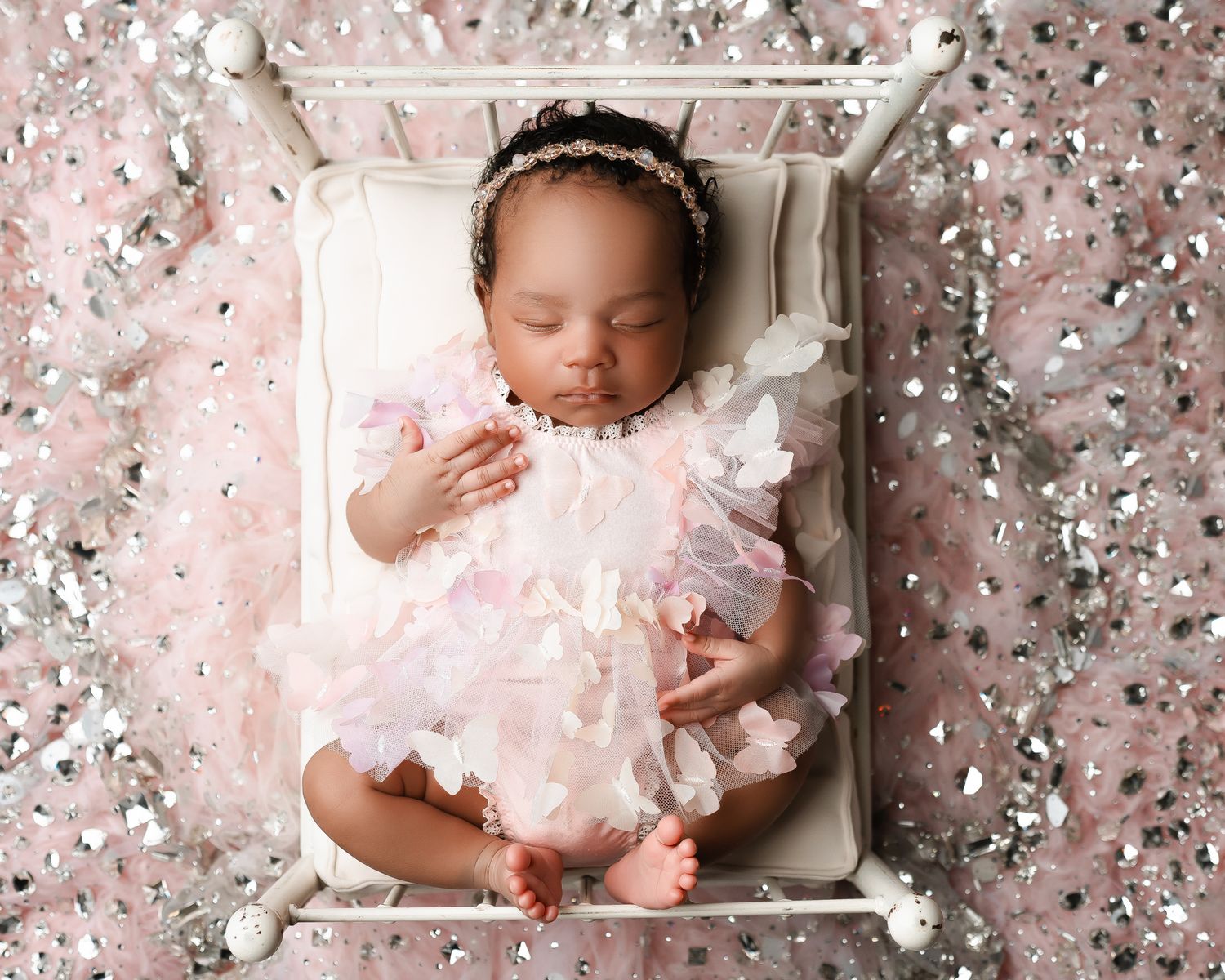 Newborn photography studio located in between Atlanta, Georgia and Birmingham, Alabama with full service photo studio.