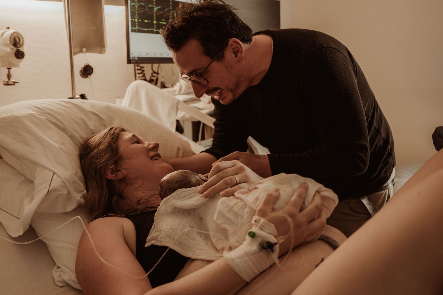 Geboortefotograaf geboorte geboortefotografie brabant Oss bevalling Den Bosch Uden  fotografie baby newborn newlife zwangerschapsshoot gezin