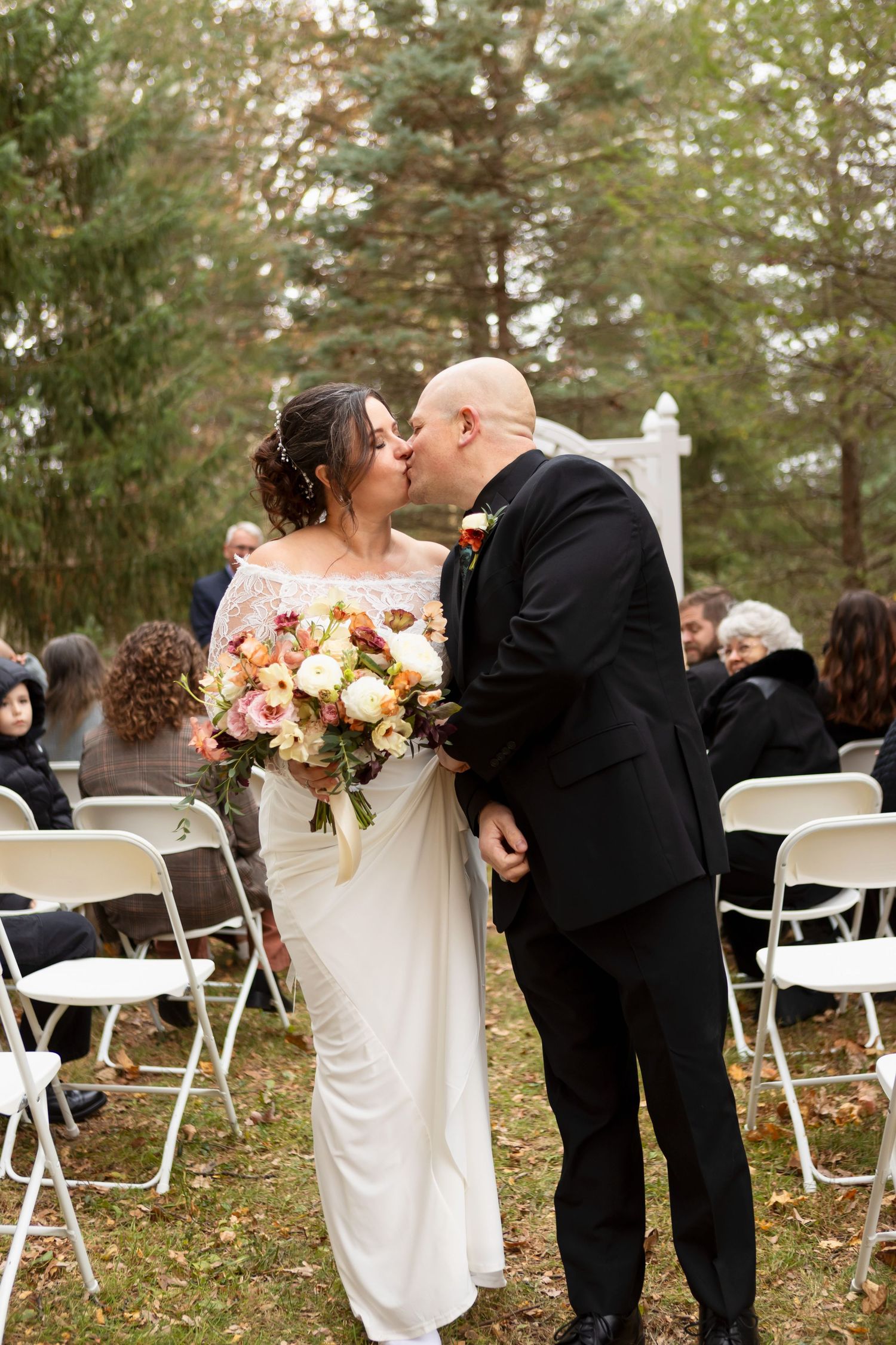 York Pa wedding photographer, Pennsylvania wedding, south central pa wedding day, wedding floral, wedding dress, Maryland wedding photograph