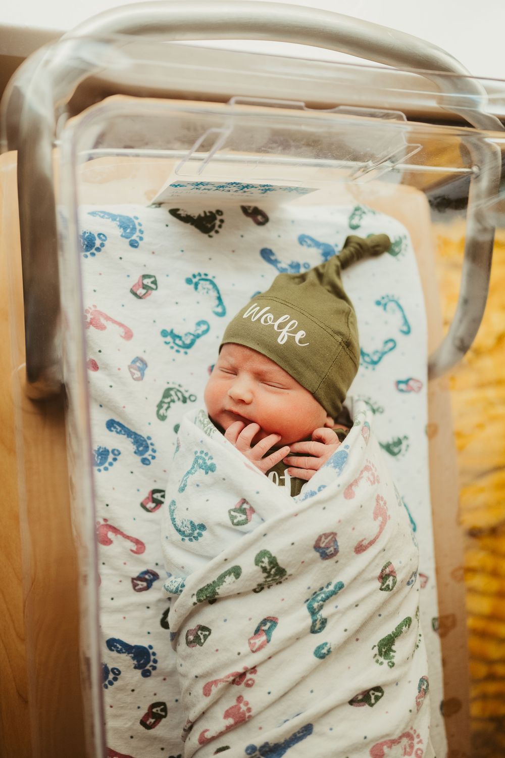 Fresh 48 session by Dayton, Ohio based newborn photographer Disney Magic Photography, serving Beavercreek, Bellbrook, Kettering and more