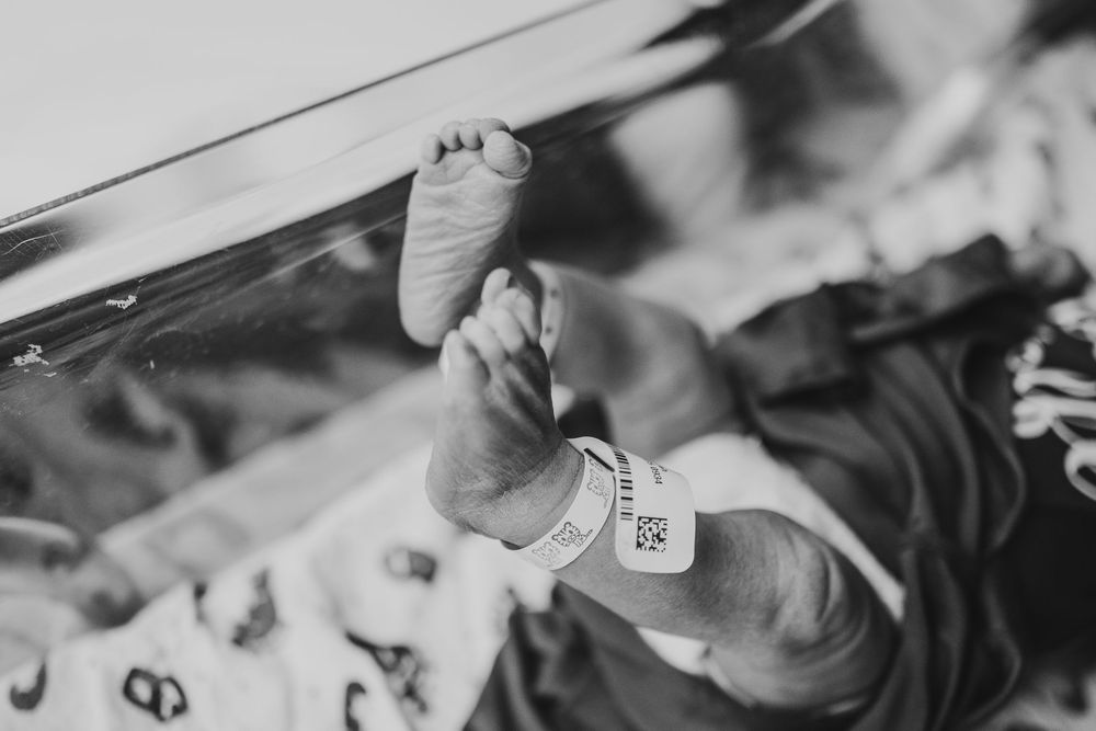 Fresh 48 session by Dayton, Ohio based newborn photographer Disney Magic Photography, serving Beavercreek, Bellbrook, Kettering and more