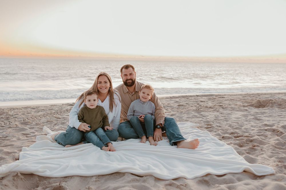 family, couples, documentary session, motherhood, sunrise,Satellite beach, cocoa beach, melbourne beach,