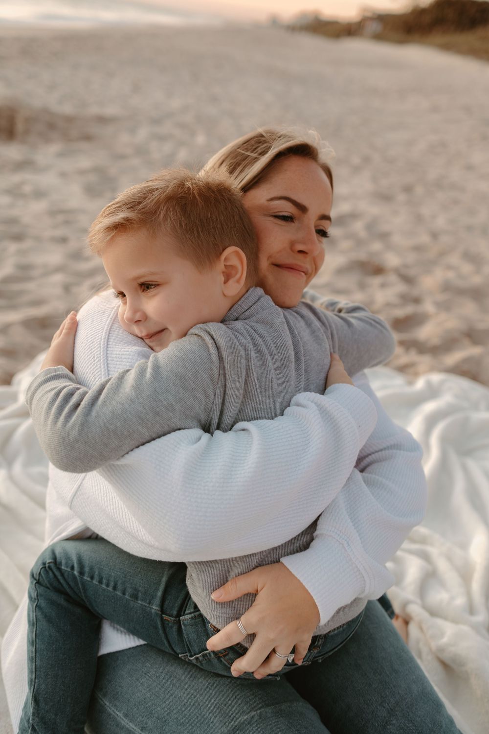 family, couples, documentary session, motherhood, sunrise,Satellite beach, cocoa beach, melbourne beach,