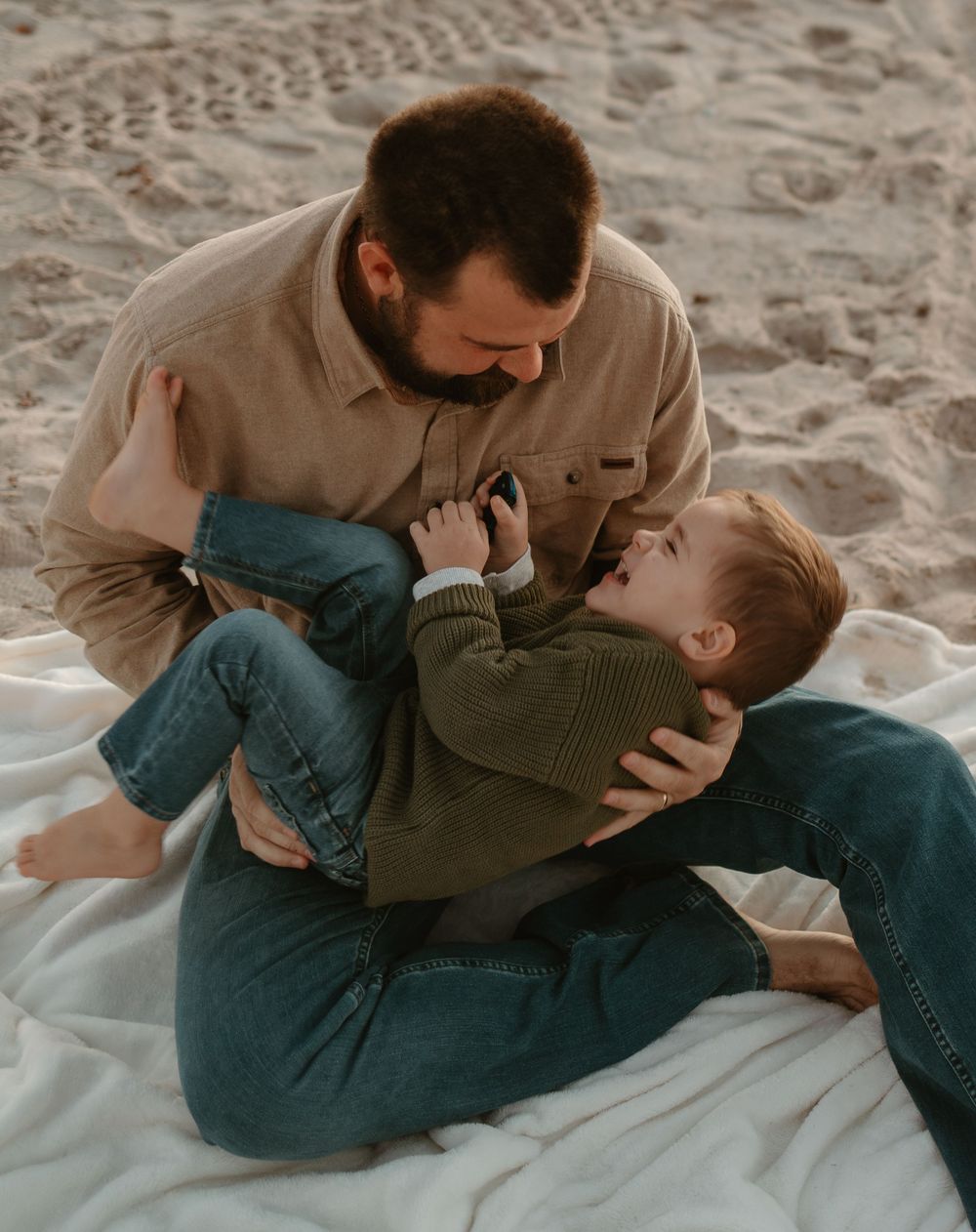 family, couples, documentary session, motherhood, sunrise,Satellite beach, cocoa beach, melbourne beach,