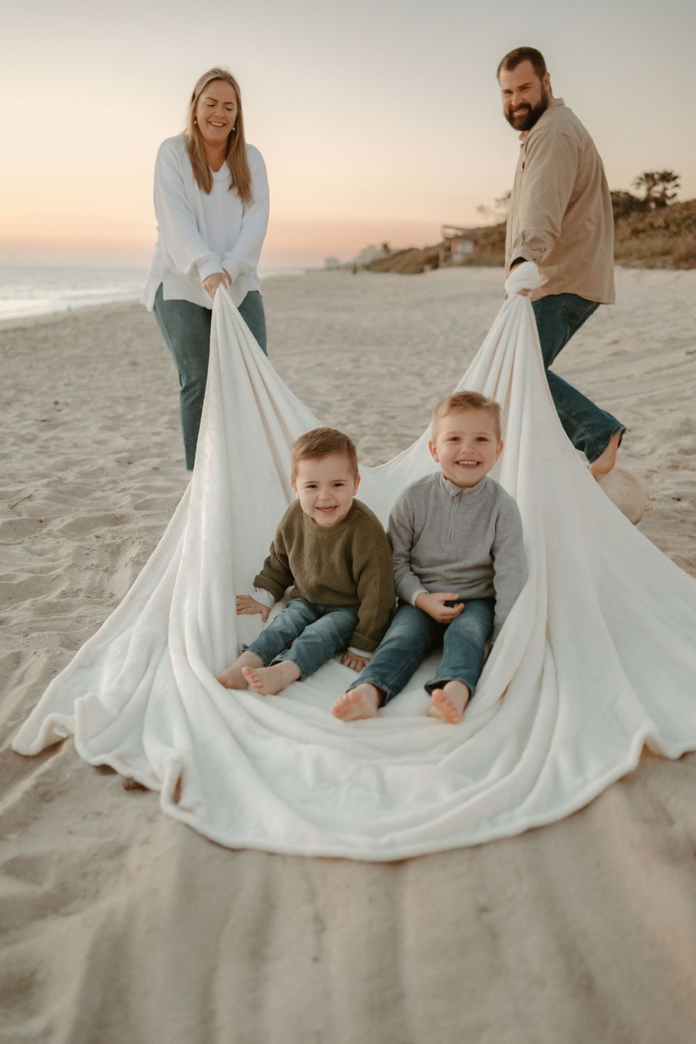 family, couples, documentary session, motherhood, sunrise,Satellite beach, cocoa beach, melbourne beach,
