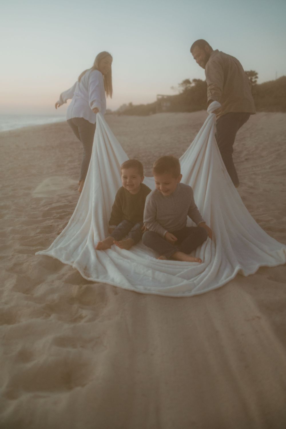 family, couples, documentary session, motherhood, sunrise,Satellite beach, cocoa beach, melbourne beach,