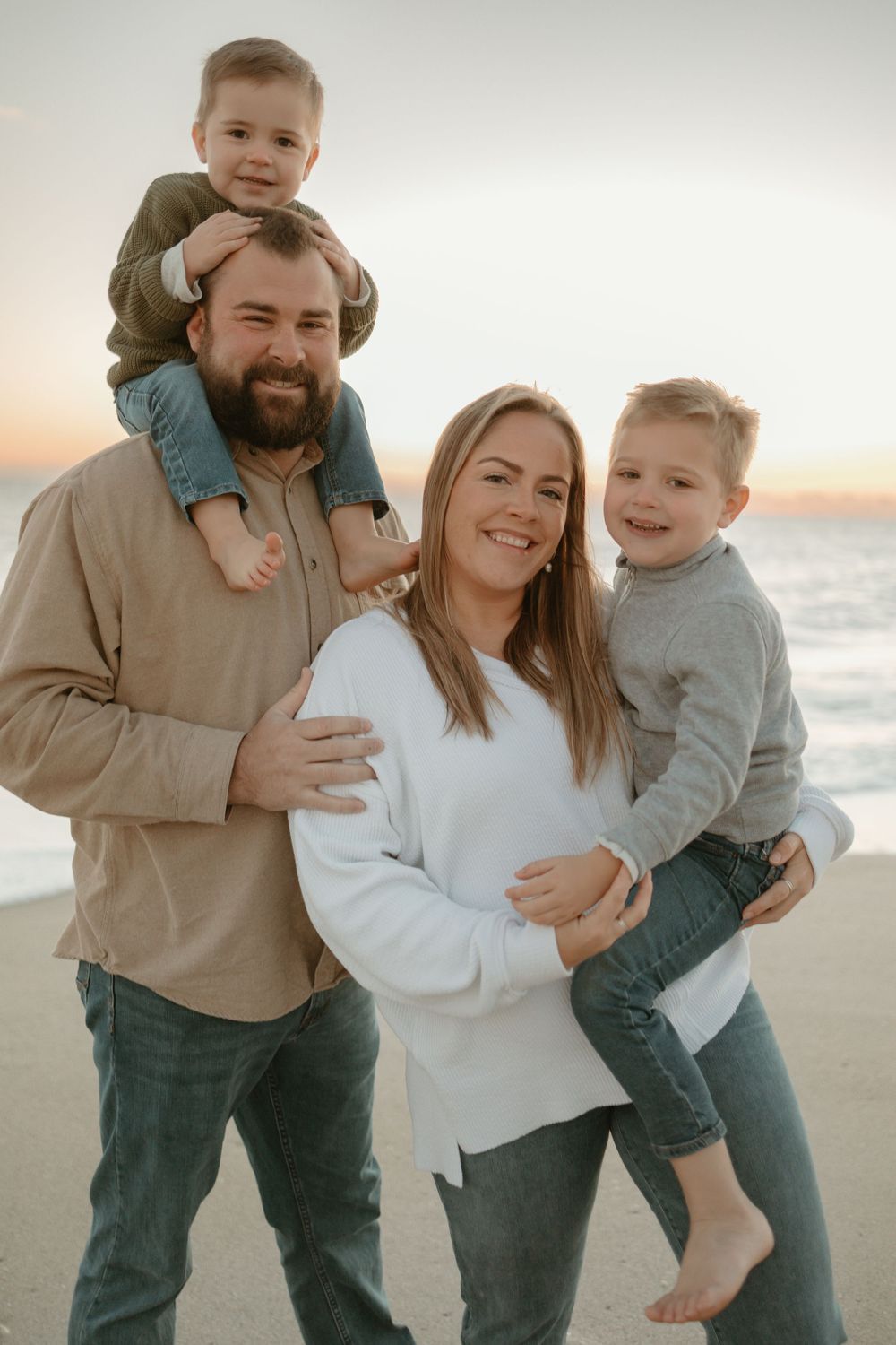 family, couples, documentary session, motherhood, sunrise,Satellite beach, cocoa beach, melbourne beach,
