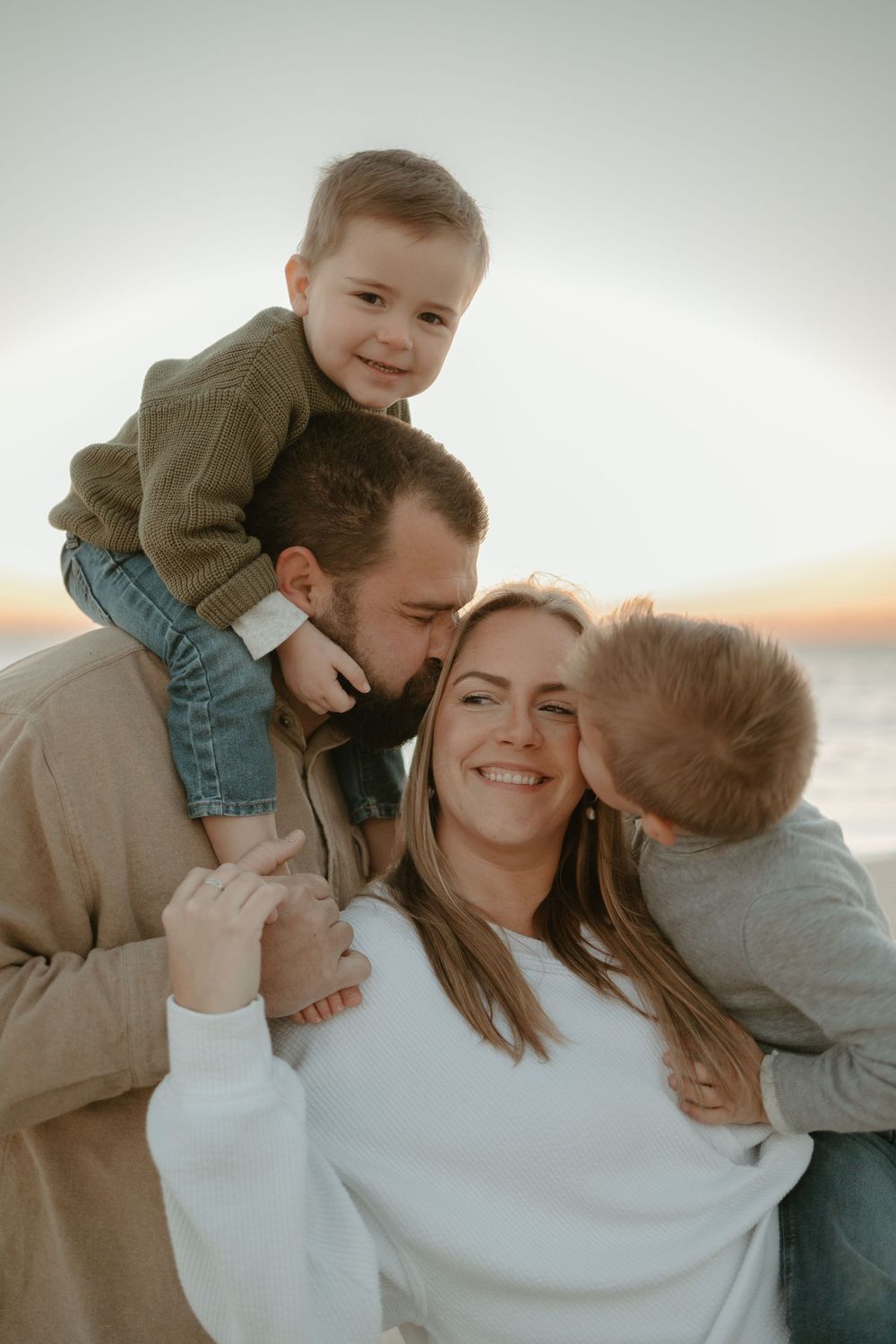 family, couples, documentary session, motherhood, sunrise,Satellite beach, cocoa beach, melbourne beach,