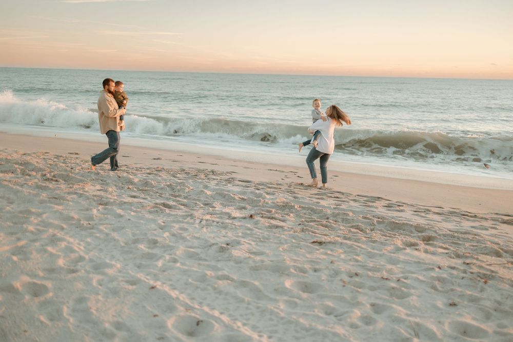 family, couples, documentary session, motherhood, sunrise,Satellite beach, cocoa beach, melbourne beach,