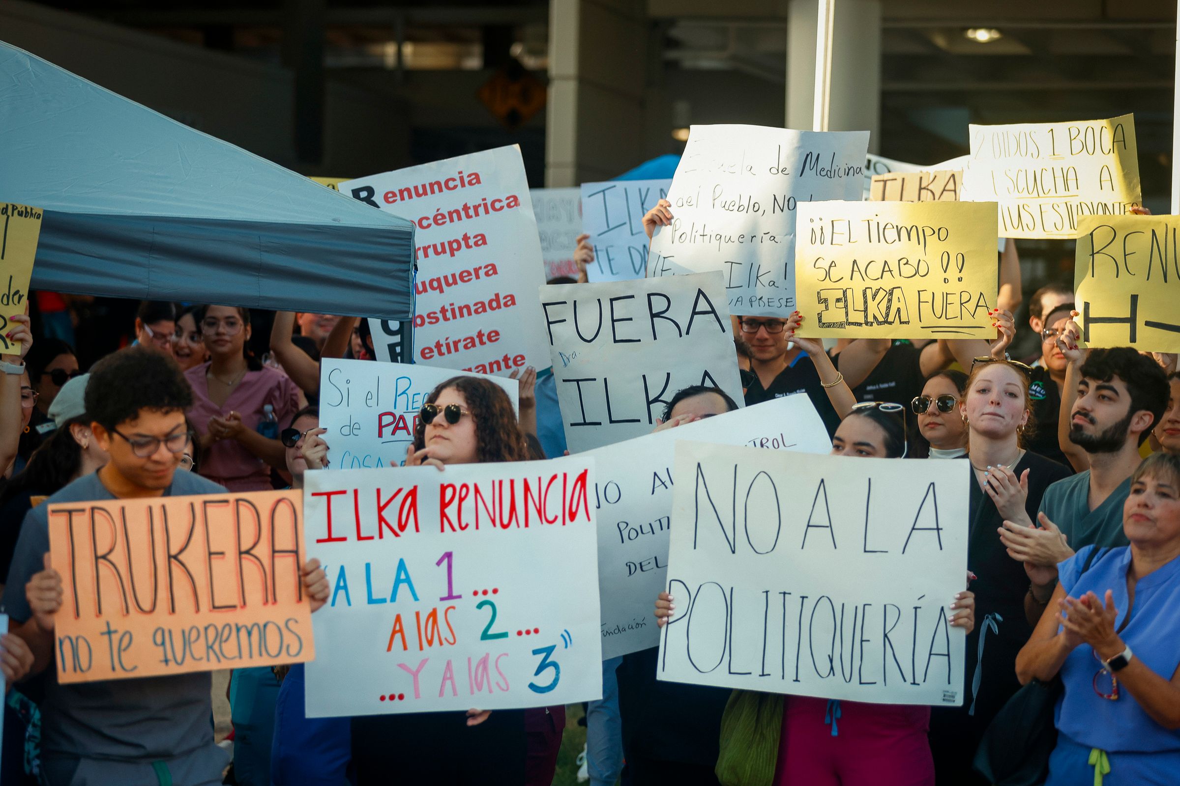 THE STRIKE OF STUDENTS, PROFESSORS, AND DOCTORS DEMANDING THE RESIGNATION OF THE CHANCELLOR OF THE RCM.
