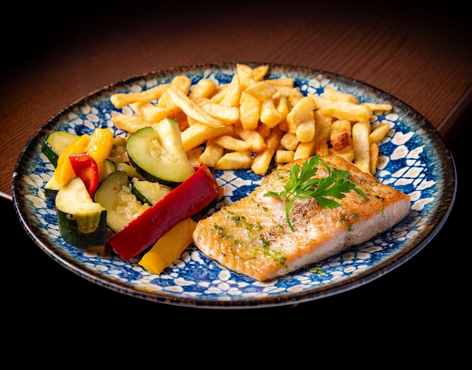 Fotografía gastronómica de platos vibrantes con ingredientes frescos en Costa del Sol, Nerja, Málaga y Marbella, por Robert Centurion.