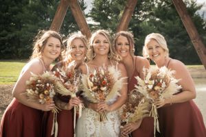 outdoor wedding bride and bridesmaids