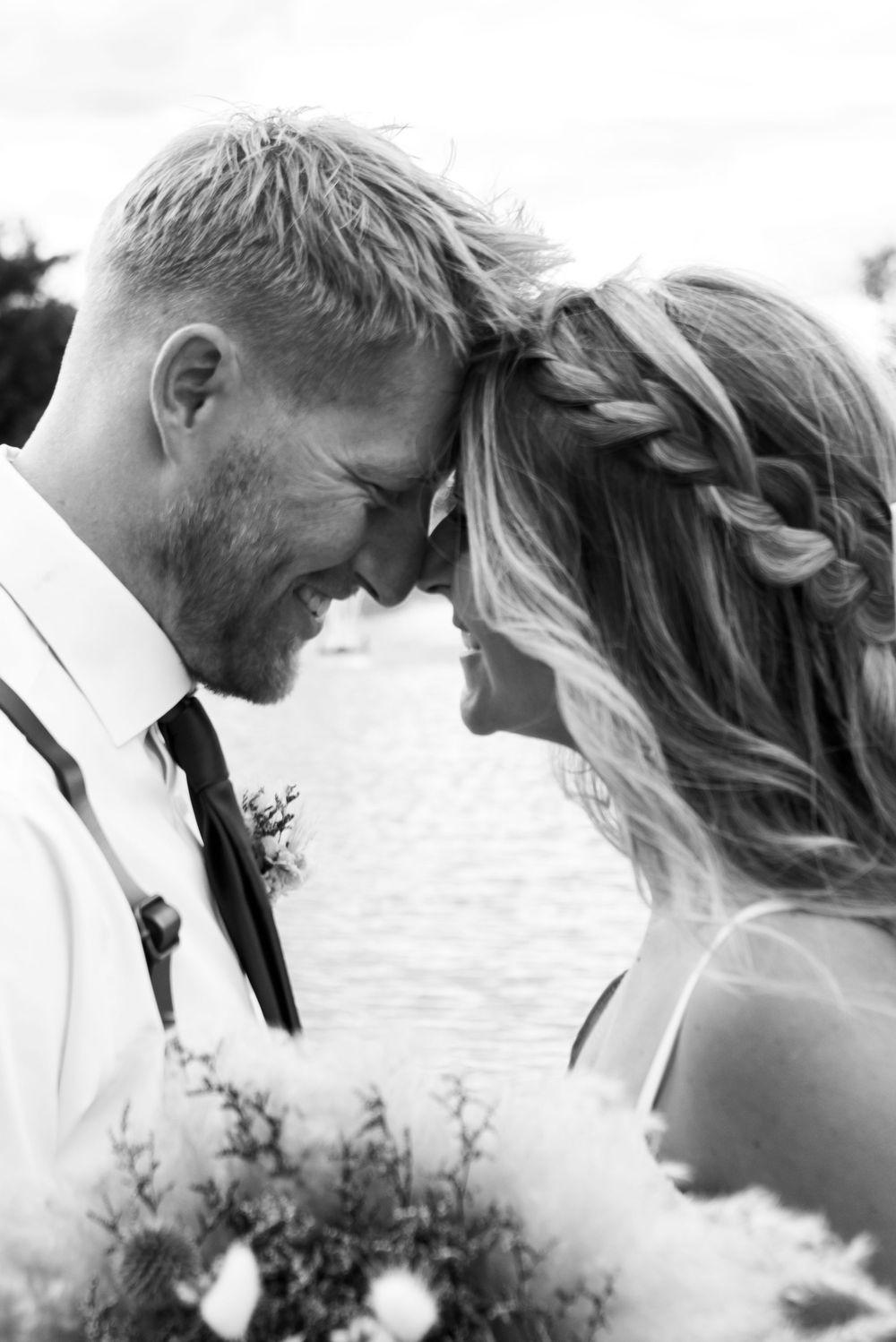 outdoor wedding couple