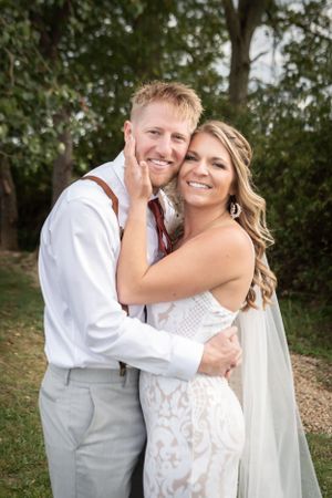 outdoor wedding couple