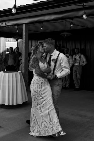 outdoor wedding couple