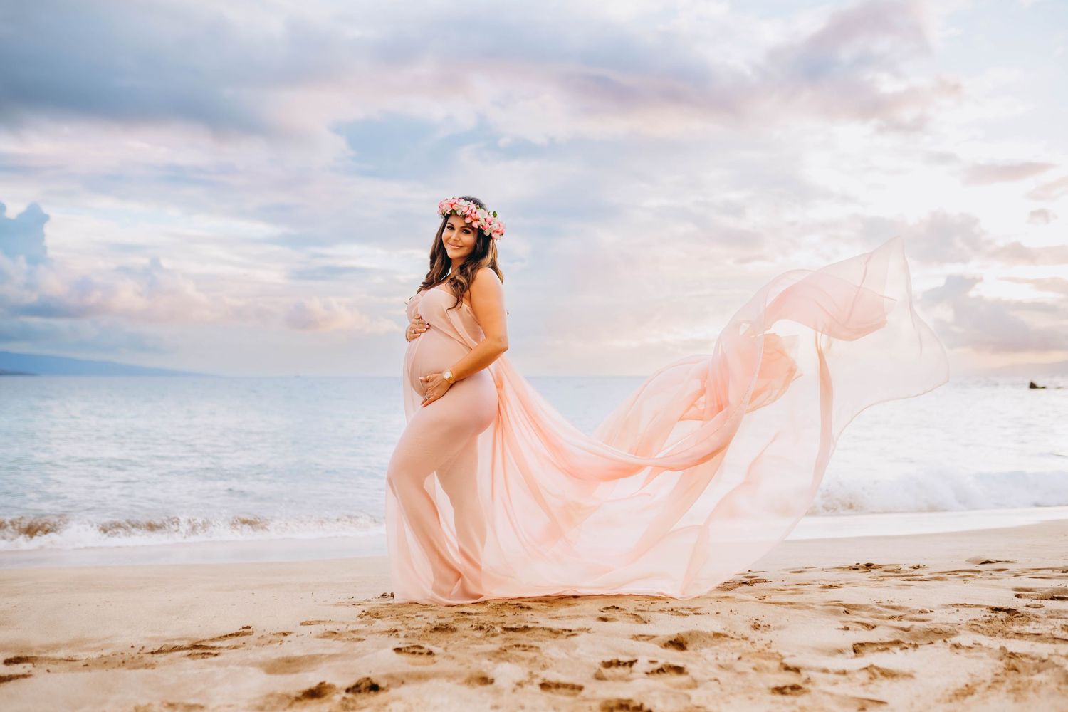 Flowing pink dress photoshoot on a beach at sunset. best hawaii family photographer kihei wailea kaanapali makena