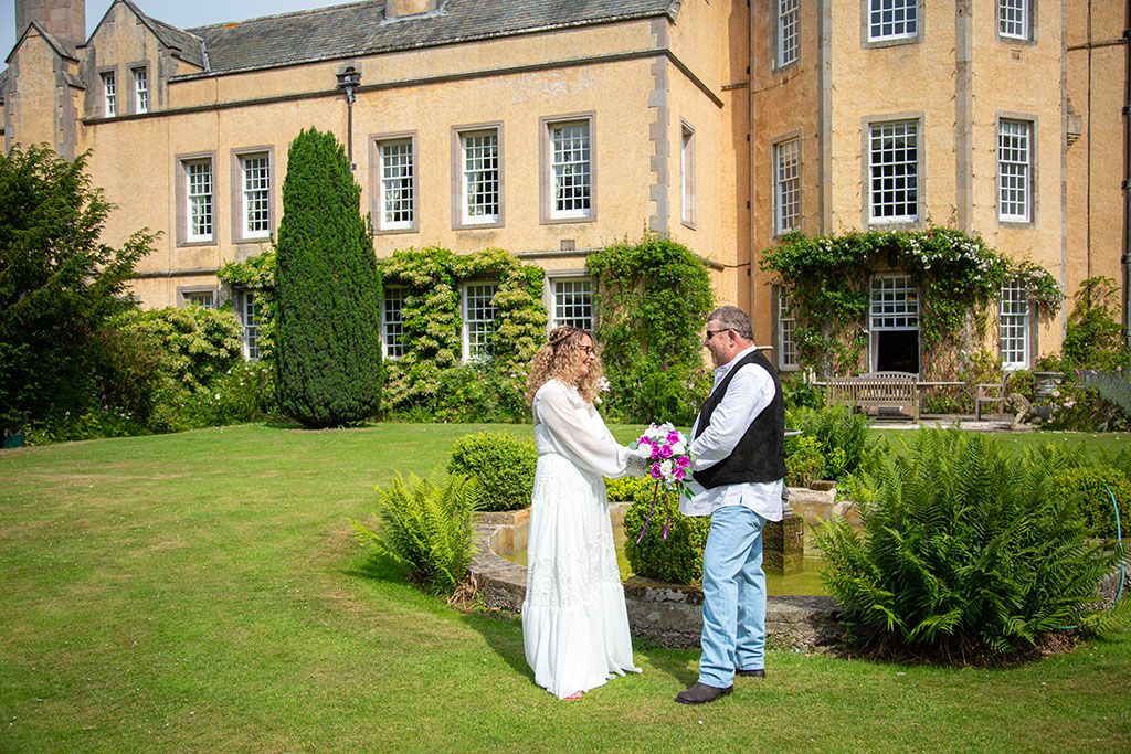 bride and groom at innes castle